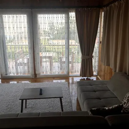 木屋 Yenivadi *